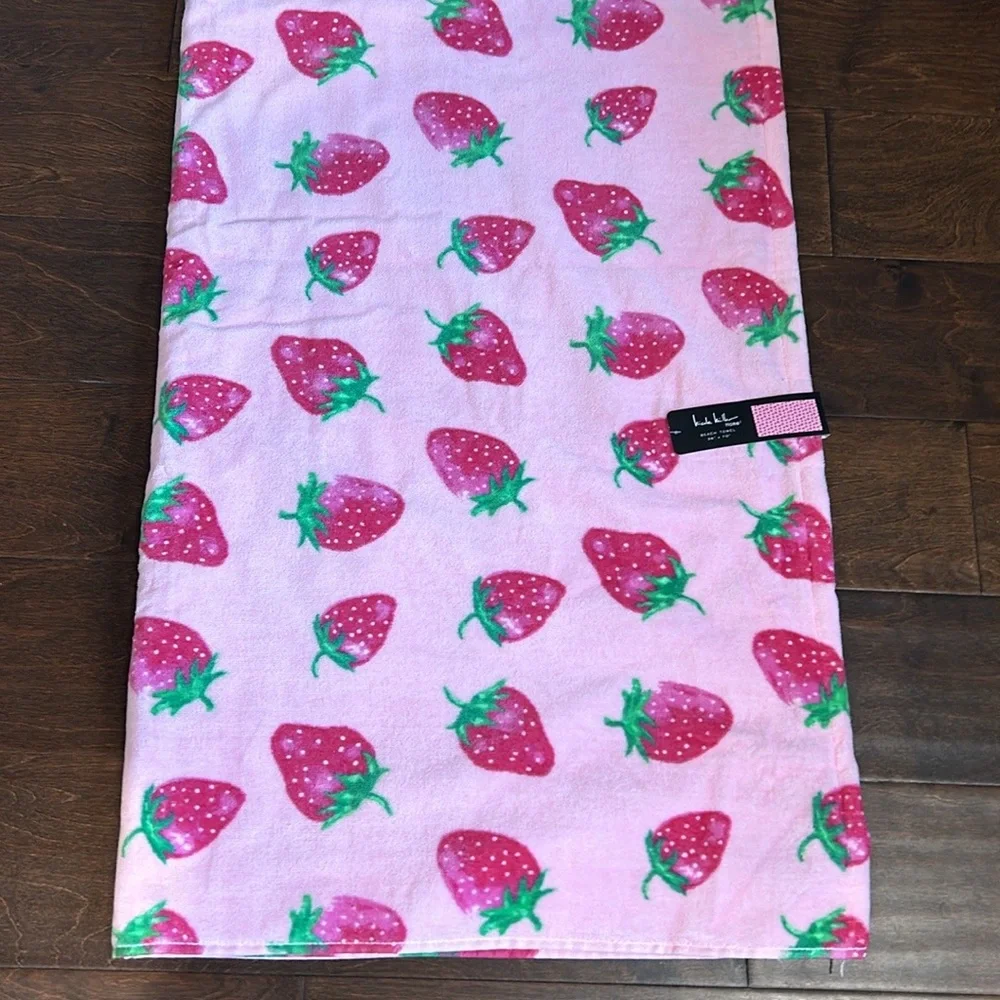 Nicole Miller Strawberry Print Towel 36”x70” Cotton New